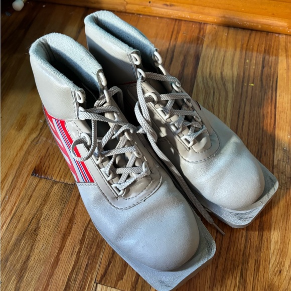 Unique lace-up shoe - Picture 1 of 3